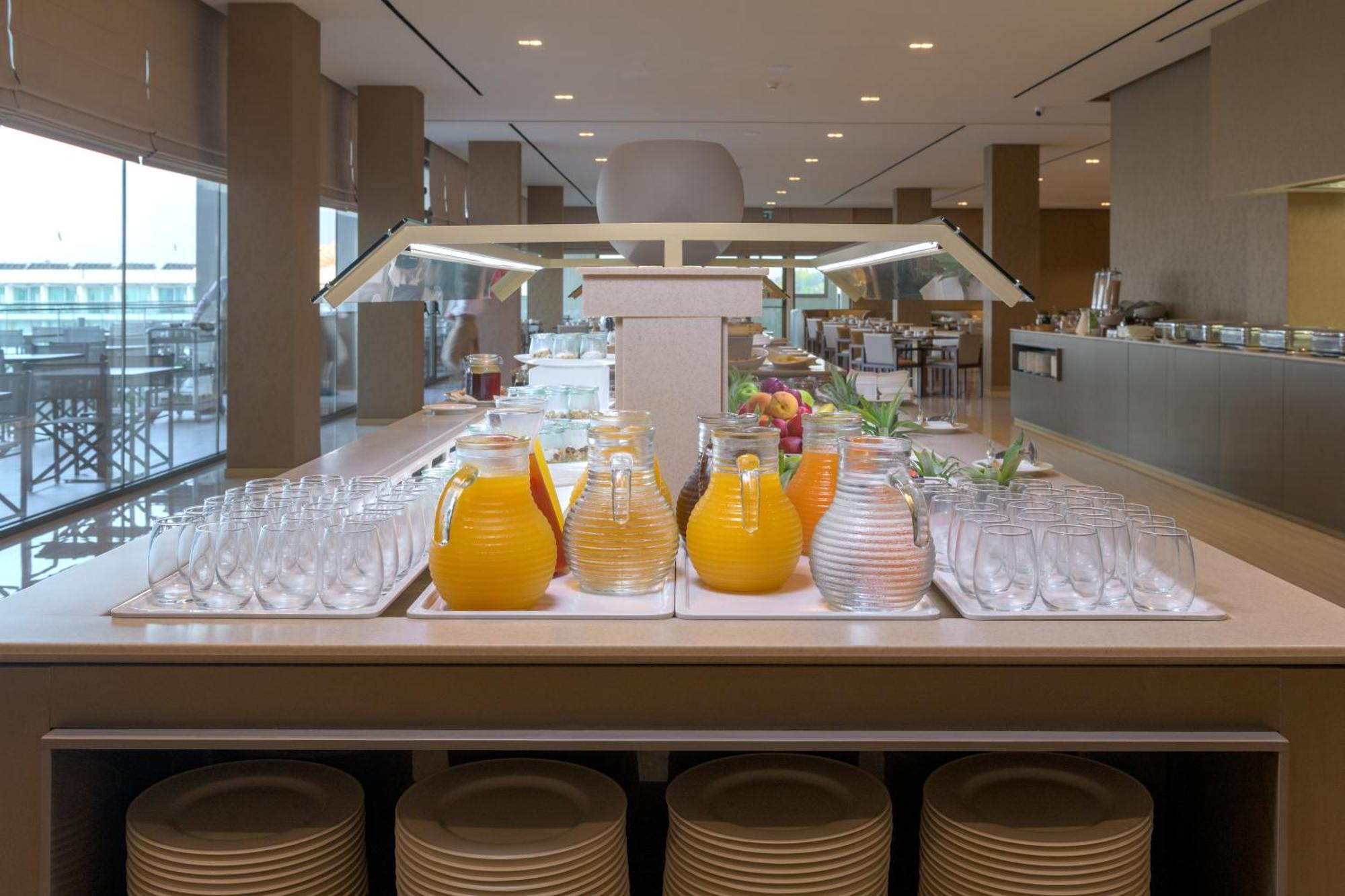 Amarande (Adults Only) Agia Napa Exterior foto A buffet at an airport lounge
