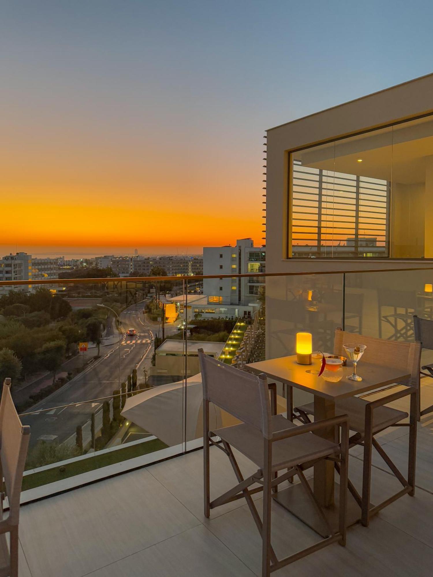 Amarande (Adults Only) Agia Napa Exterior foto Sunset at the Westin La Paloma